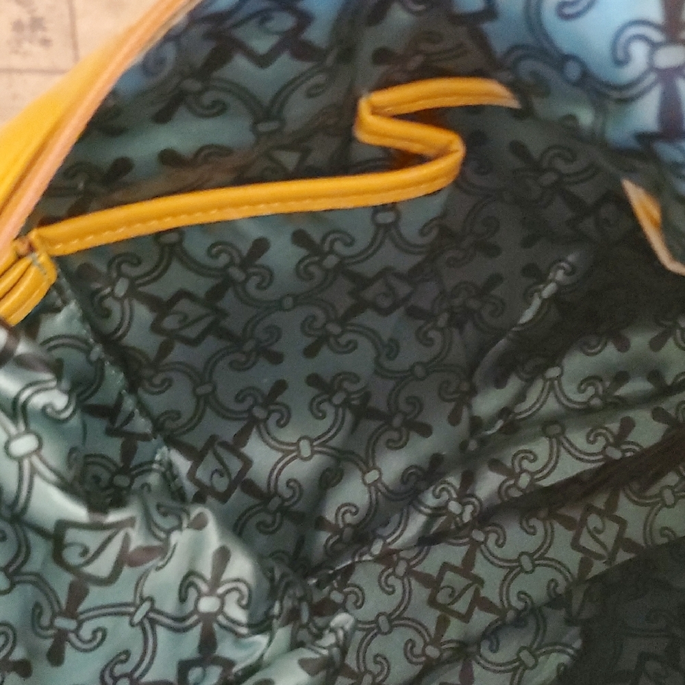 Stone Mountain Accessories Mustard Shoulder Bag - Picture 6 of 7